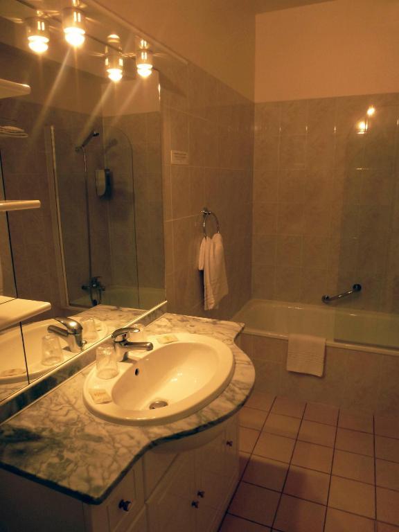 La Segaliere Hotel Spa Bar Cajarc Quarto foto